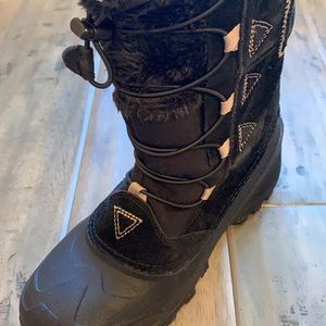 North Face- Heat Seaker women’s size 6 ski boots